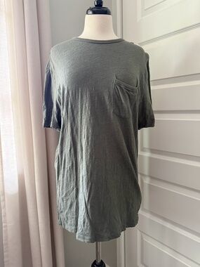 Vuori The Rise Pocket Tee — Size Large
